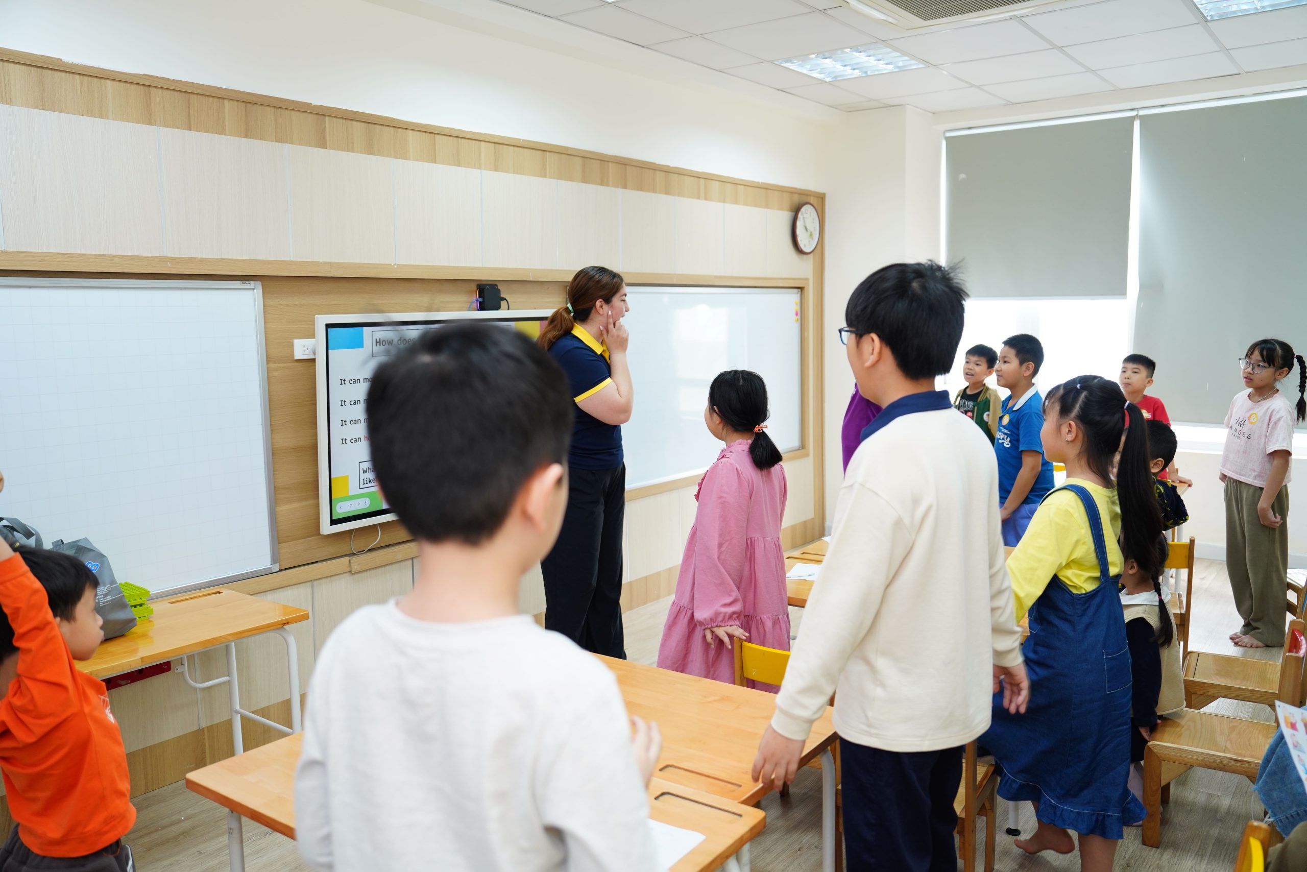 Khai trương Logic Lab Nguyễn Văn Cừ