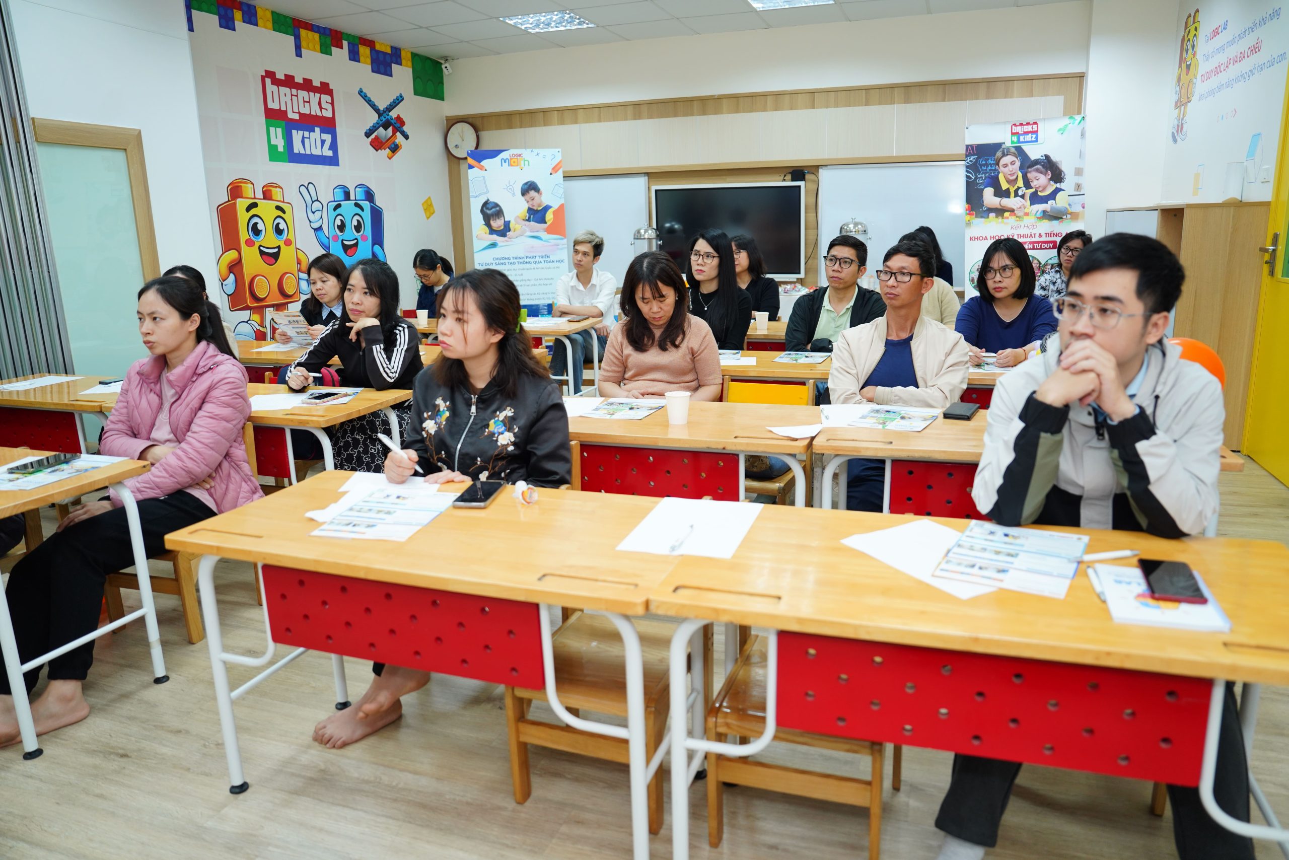 Khai trương Logic Lab Nguyễn Văn Cừ