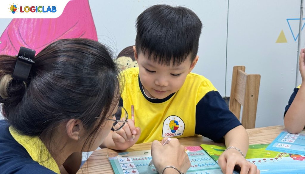 Tâm lý vững vàng là hành trang cho năm học mới không thể thiếu với học sinh lớp 1