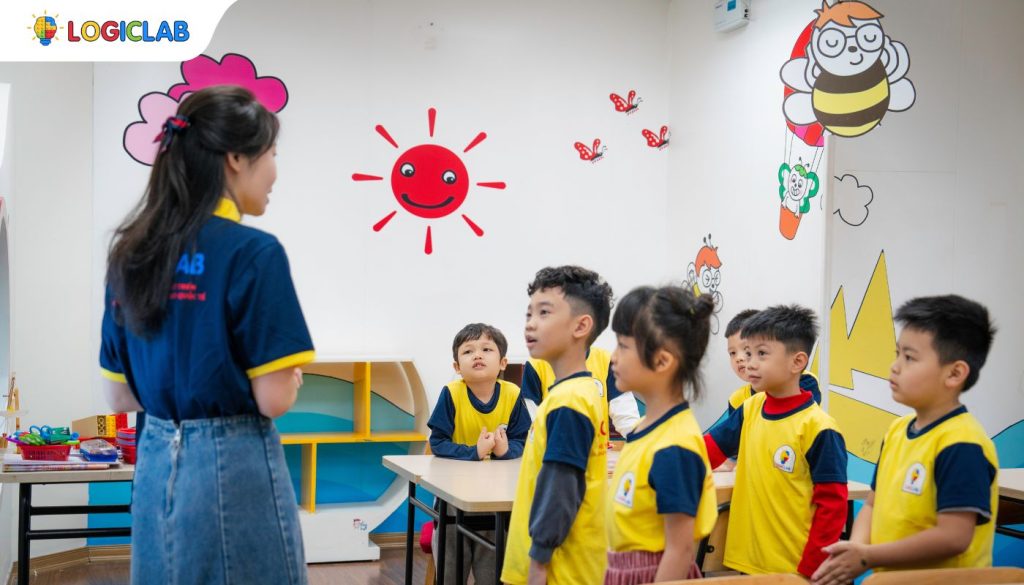 Khuyến khích trẻ hỏi “vì sao” để kích thích tư duy toán học