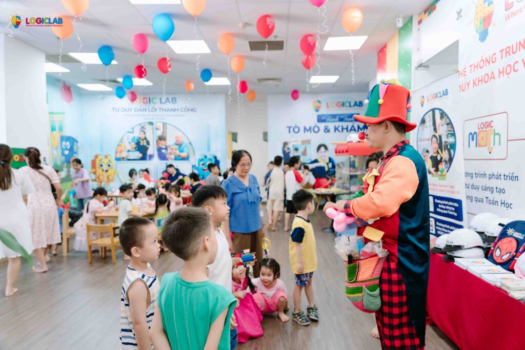 Không gian lớp học tại Logic Lab