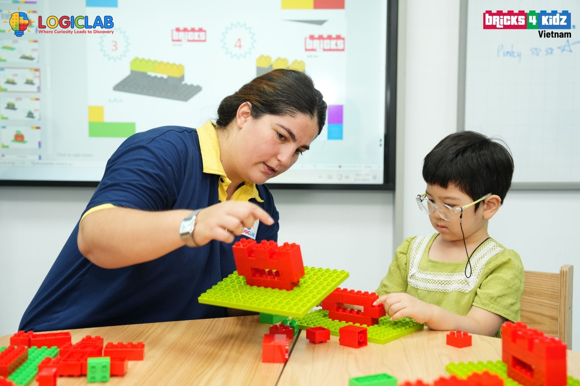 STEAM LEGO là gì? Toàn bộ kiến thức cha mẹ cần biết