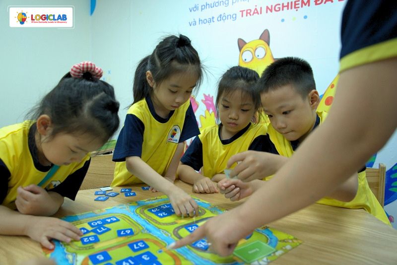 Chương trình Toán tư duy trực quan Logic Math (Hàn Quốc)
