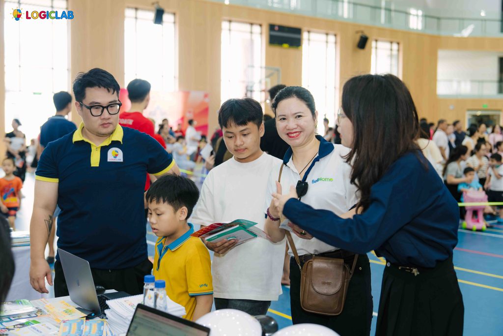 logic-lab-dong-hanh-cung-my-gym-family-2025-ngay-hoi-ket-noi-the-chat-va-tu-duy-toan-dien-cho-be-2