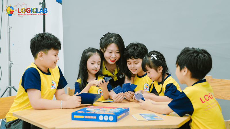 Phương pháp học gợi mở giúp trẻ được phát triển tư duy một cách tự nhiên trong môi trường học không áp lực